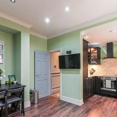 Stylish 2 Bedrooms Flat Sleeps 6 & Garden London Zone 2 Cls Central ภายนอก รูปภาพ