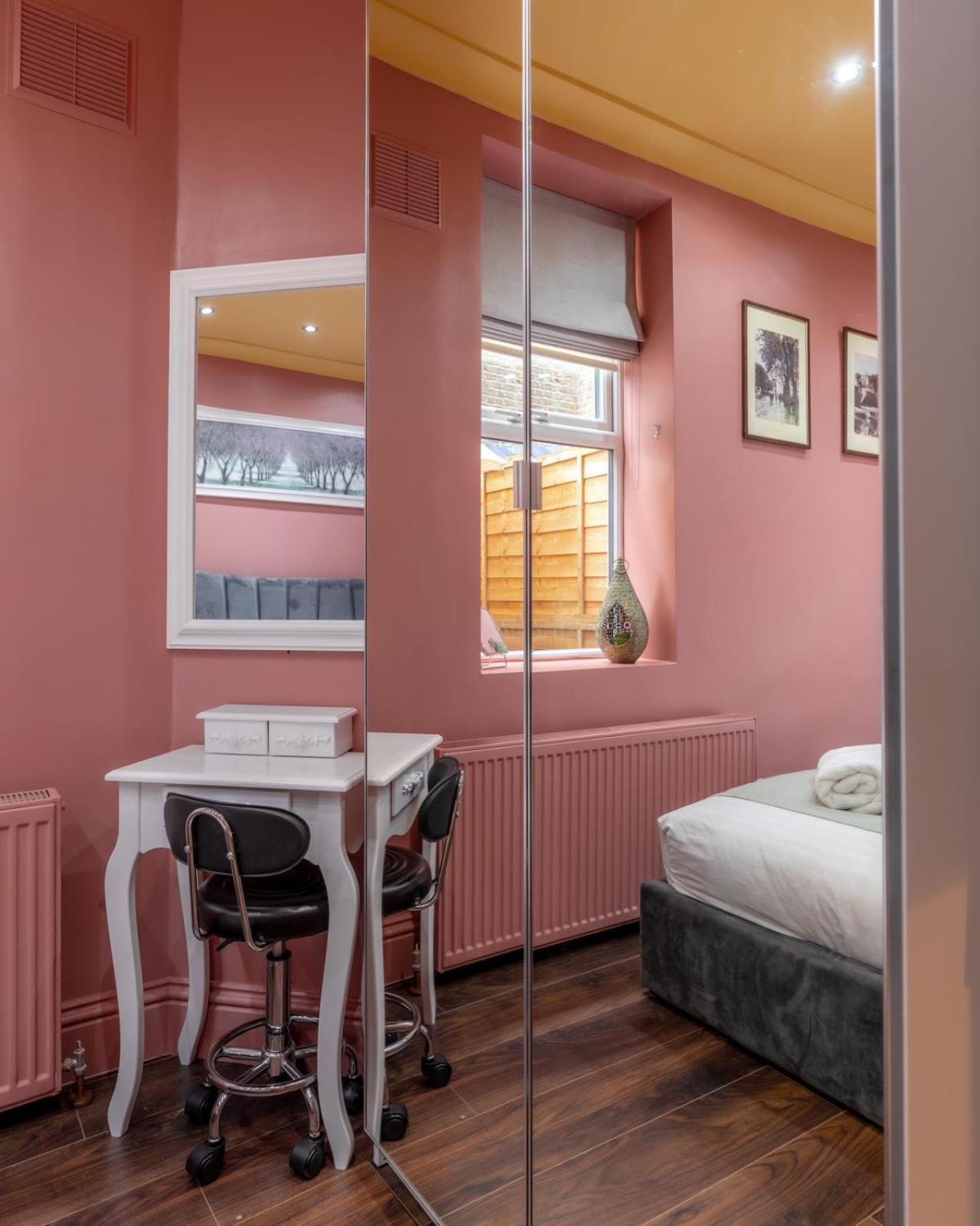 Stylish 2 Bedrooms Flat Sleeps 6 & Garden London Zone 2 Cls Central ภายนอก รูปภาพ