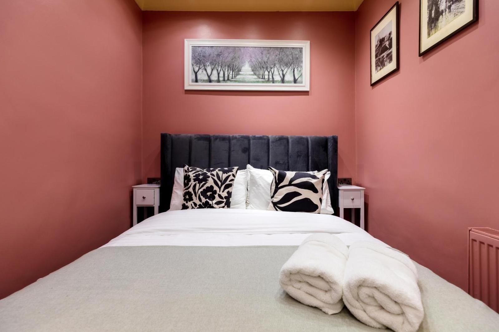 Stylish 2 Bedrooms Flat Sleeps 6 & Garden London Zone 2 Cls Central ภายนอก รูปภาพ