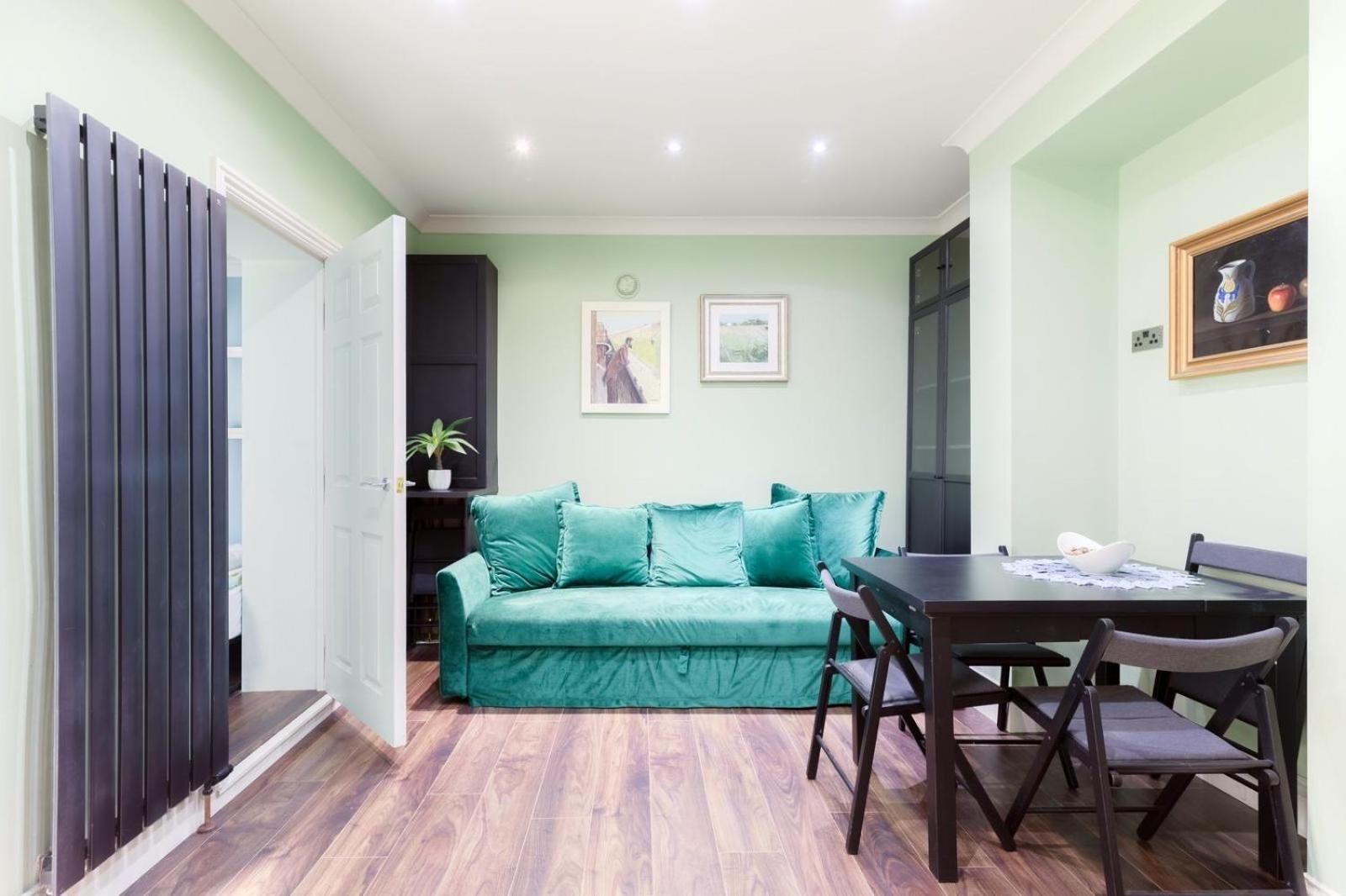 Stylish 2 Bedrooms Flat Sleeps 6 & Garden London Zone 2 Cls Central ภายนอก รูปภาพ