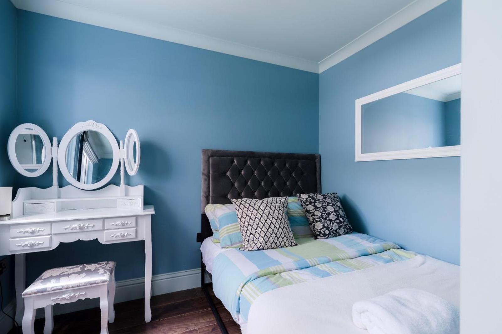 Stylish 2 Bedrooms Flat Sleeps 6 & Garden London Zone 2 Cls Central ภายนอก รูปภาพ