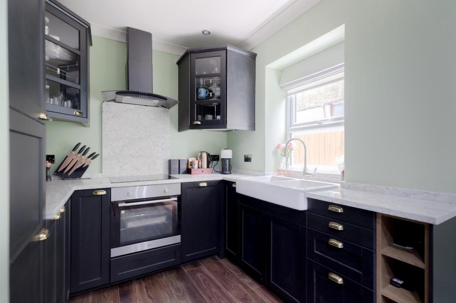 Stylish 2 Bedrooms Flat Sleeps 6 & Garden London Zone 2 Cls Central ภายนอก รูปภาพ