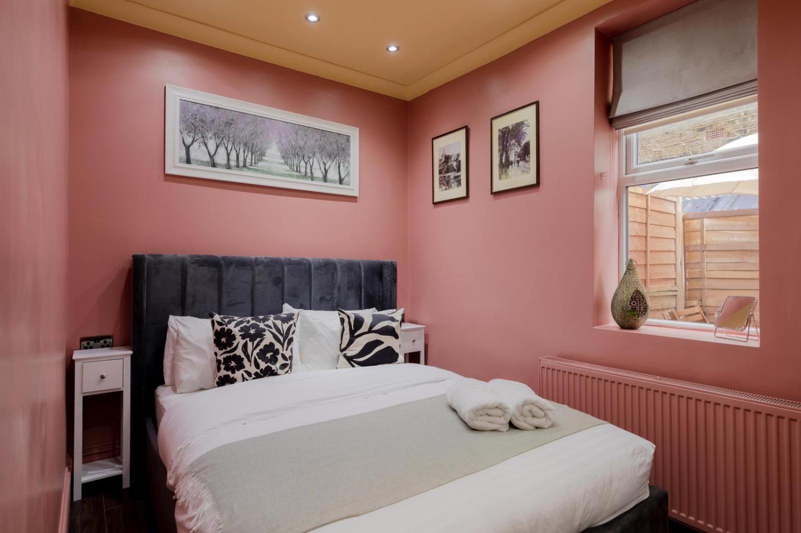Stylish 2 Bedrooms Flat Sleeps 6 & Garden London Zone 2 Cls Central ภายนอก รูปภาพ