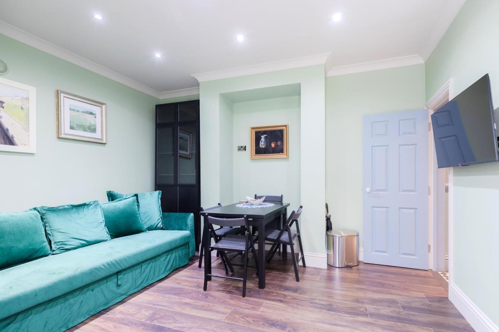 Stylish 2 Bedrooms Flat Sleeps 6 & Garden London Zone 2 Cls Central ภายนอก รูปภาพ