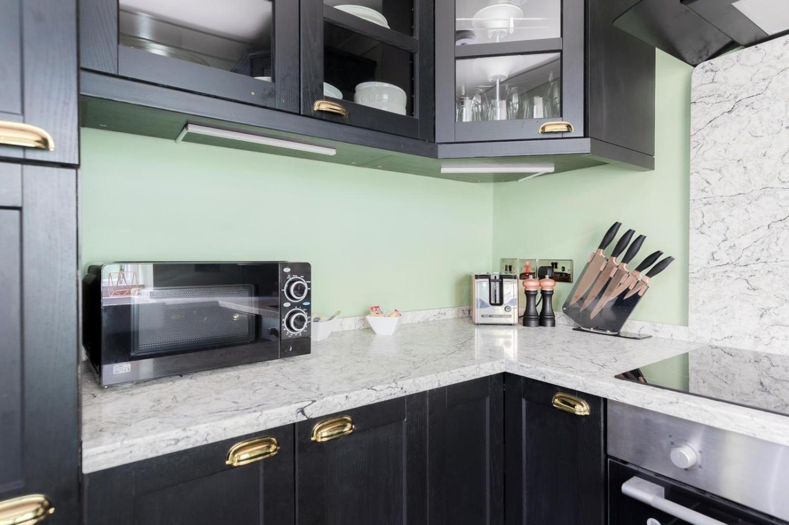 Stylish 2 Bedrooms Flat Sleeps 6 & Garden London Zone 2 Cls Central ภายนอก รูปภาพ